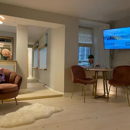 Апартаменты Budget Apartment In Old City