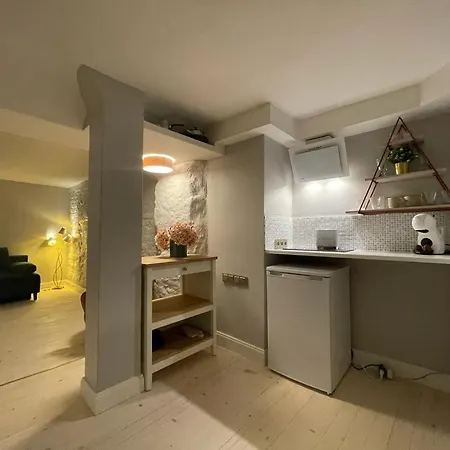 Budget Apartment In Old City *